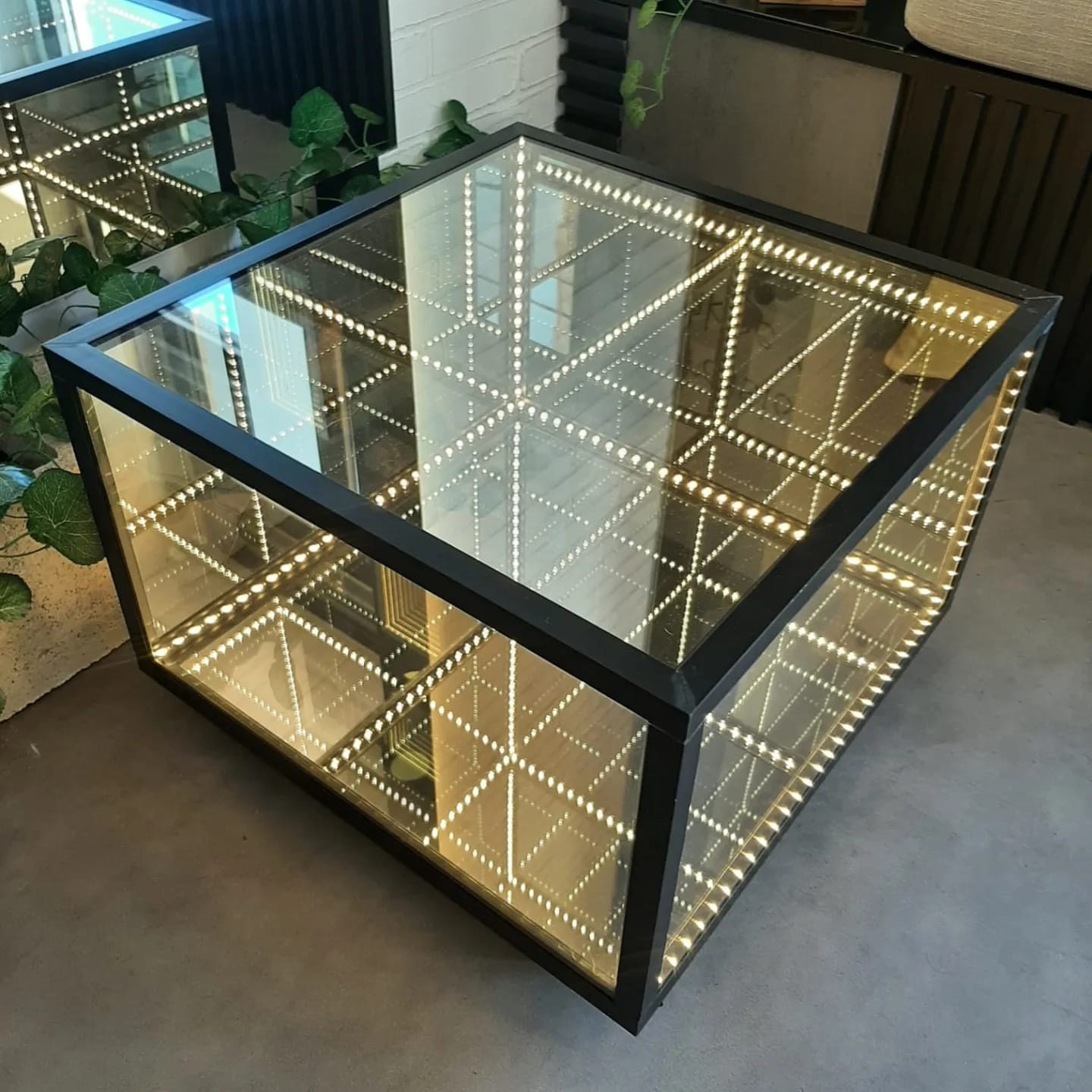 Digital Space - Infinity Table